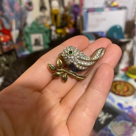 • Little Bird Brooch • - Picture 7 of 7